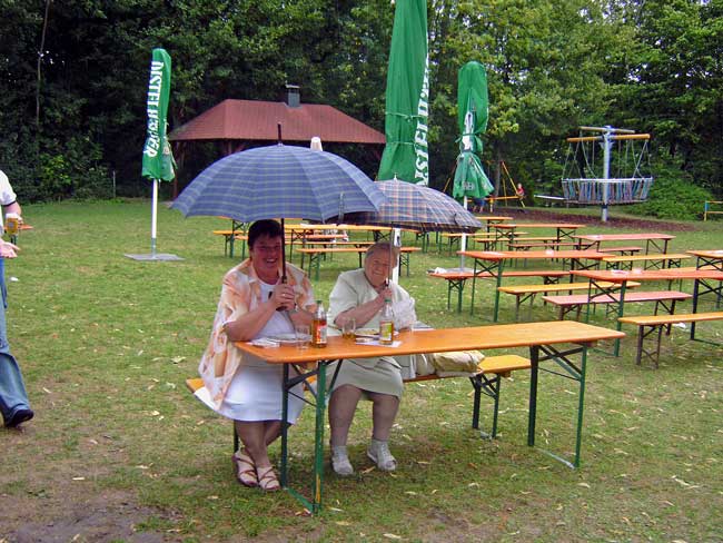 Bild: Regenwetter beim Eröffnungsfest